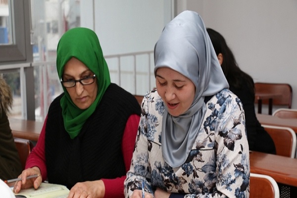 Rusya'dan geldi Kur'an-ı Kerim öğrendi Rusya'dan geldi Kur'an-ı Kerim öğrendi