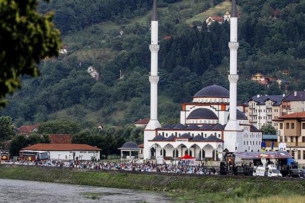 Bosna Savaşı'nda yıkılan 614 cami küllerinden doğuyor
