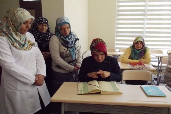 İşitme engellilerin Kur'an-ı Kerim öğrenme heyecanı