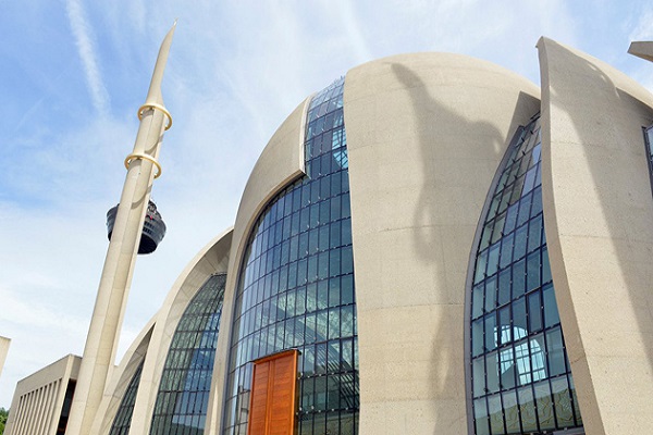 DİTİB Köln Camisi ibadete açıldı