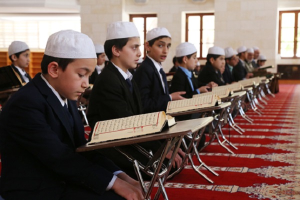 Asırlık camide mukabele geleneği