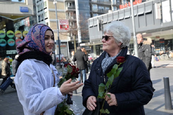 Danimarka'da İslam güllerle anlatıldı