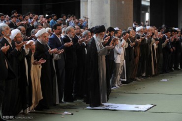 İnkılap Rehberi imamlığında Bayram namazı kılındı