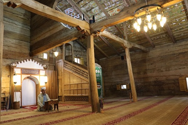 Çivisiz cami, 8 asırdır ayakta
