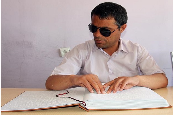 Karanlık dünyalarını 'gören eller'le aydınlattılar