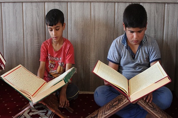 Güneydoğu'daki çocuklara Kur'an-ı Kerim sevdiriliyor Güneydoğu'daki çocuklara Kur'an-ı Kerim sevdiriliyor