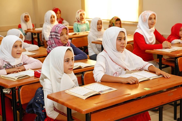 Büyük bir aşkla Kur'an-ı Kerim'i öğreniyoruz