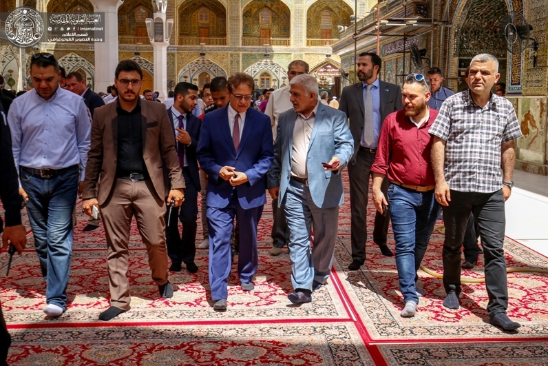 İmam Ali (as) Türbesini ilk Latin Amerika Büyükelçisinin ziyareti