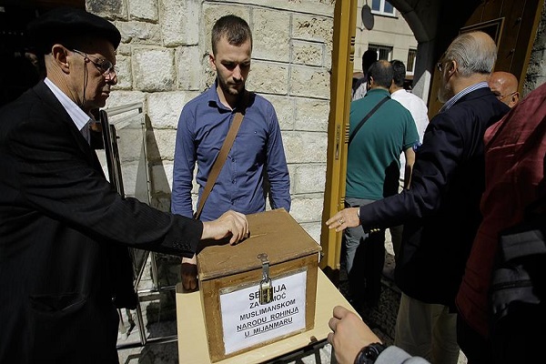 Bosna Hersek'ten Arakanlı Müslümanlara yardım