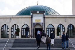 Avusturyalı M&uuml;sl&uuml;manlar g&uuml;venlik etiketleri konusunda endişe etmekte