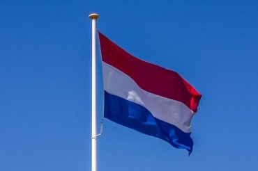 Hollanda'da ırkçı saldırıya uğrayan kadın, meclis üyesi seçildi