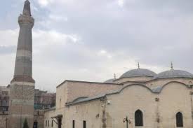 890 yıllık cami yıllara meydan okuyor