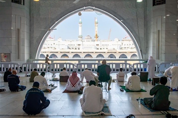 Mescid-i Haram'da Cuma namazı kılındı
