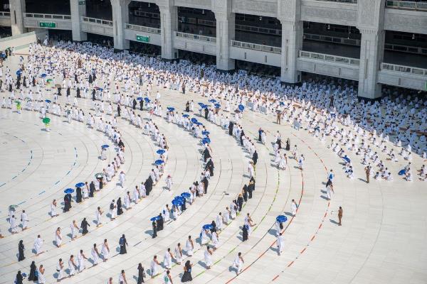 Yarım milyon insan Umre ziyaretini gerçekleştiriyor