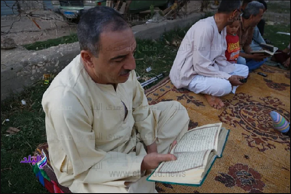 Mısır sokaklarında Kur’an-ı Kerim tilaveti