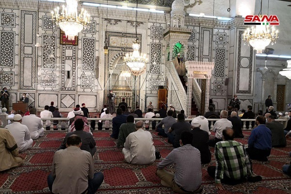 Suriye camileri iki aylık bir tatilden sonra yeniden açıldı