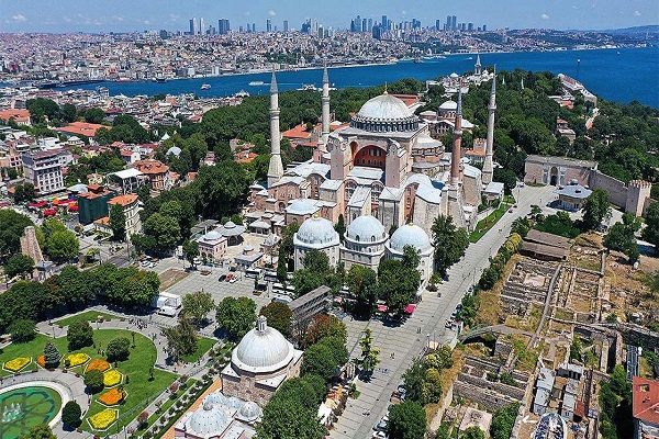 Ayasofya Camisi'ndeki açılış hazırlıklarında sona yaklaşıldı