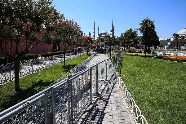 Ayasofya Camisi'ndeki açılış hazırlıklarında sona yaklaşıldı