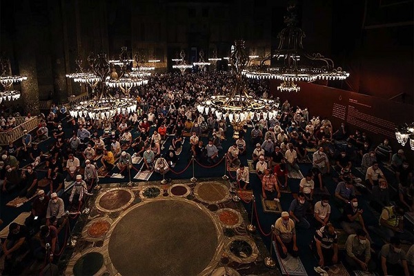 Ayasofya'da ikinci sabah namazı da büyük coşkuyla eda edildi