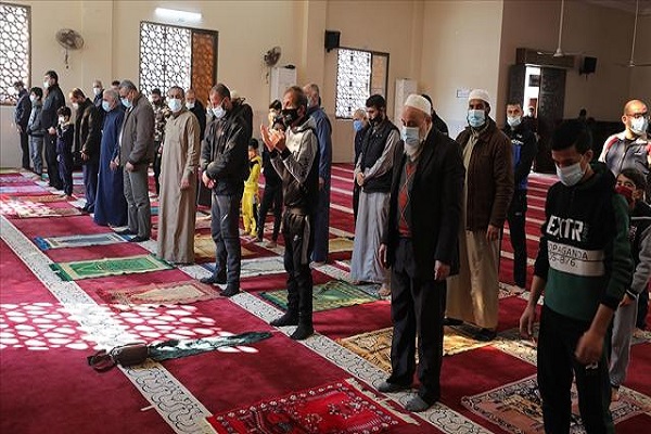 Gazze'de bir aydan uzun süredir kapalı olan camiler yeniden ibadete açıldı Gazze'de bir aydan uzun süredir kapalı olan camiler yeniden ibadete açıldı