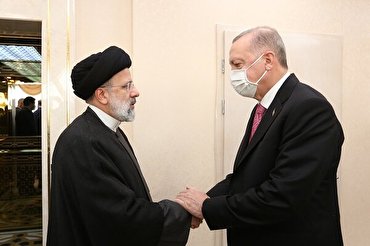 Reisi ve Erdoğan Aşkabat'ta bir araya geldi