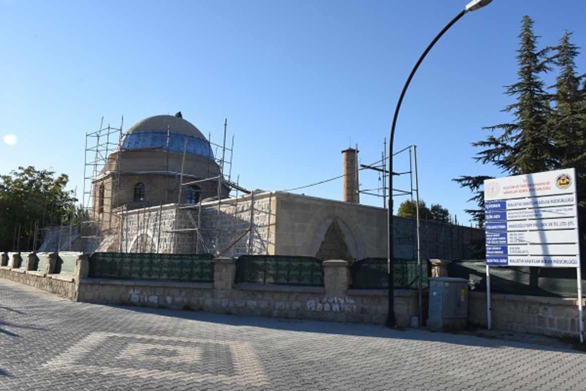 Malatya'da sekiz yüz yıllık  camii yeniden yapılandırılıyor