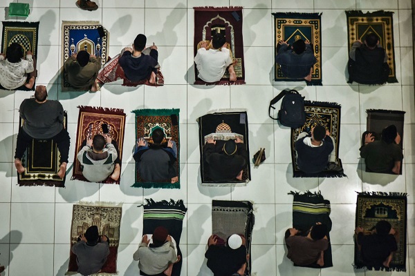 Batı medyasından Ramazan kareleri