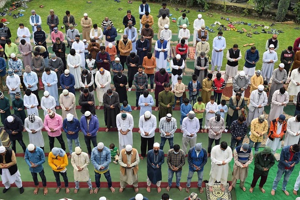 Keşmir camilerinde Ramazan Bayramı namazı coşkusu
