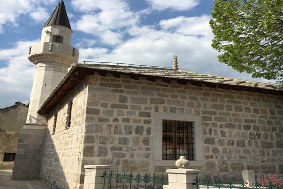 Tarihi Bosna camisinin yanındaki 