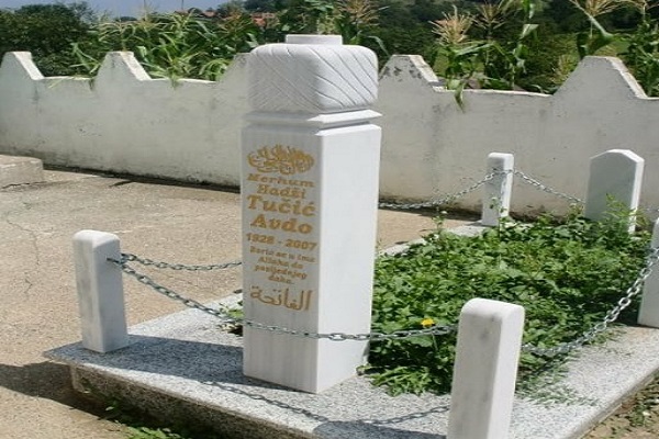 Bosna Hersek'te beş minareli caminin hikayesi