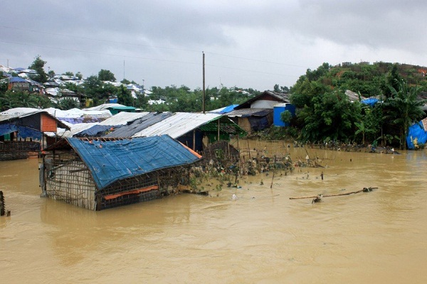 Arakan mültecileri için sel felaketi