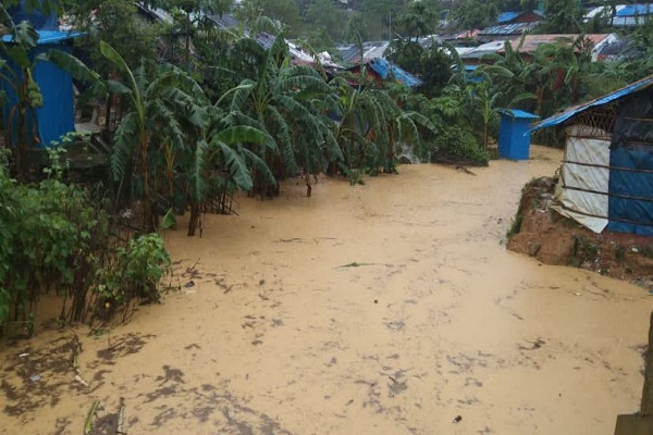 Arakan mültecileri için sel felaketi