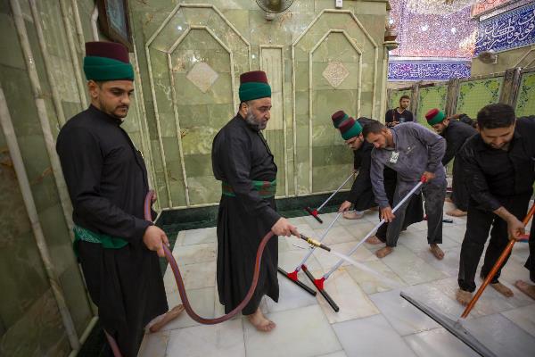 Hz Abbas (a.s) Türbesi gülsuyu ile yıkandı