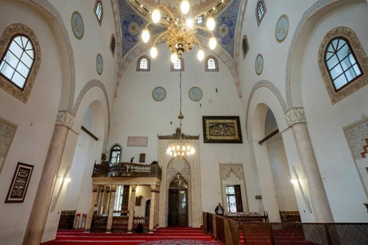 Gazi Hüsrev Bey camii;  Saraybosna'nın atan kalbi