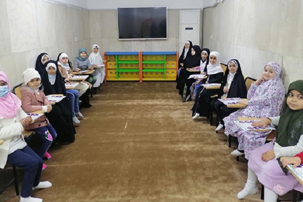 Kazımeyn türbesinde kızlara özel Kur’an kursu düzenleniyor