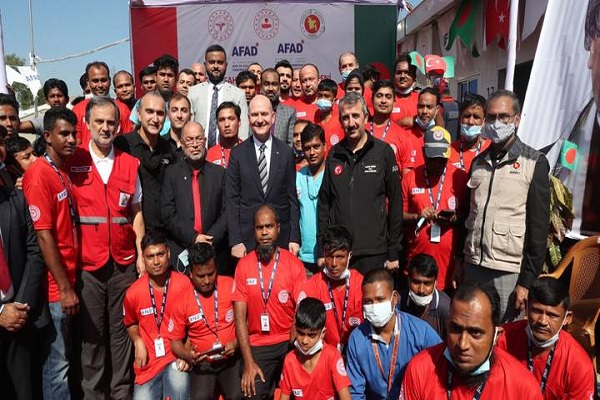 Türkiye Bangladeş’te Sahra hastanesini yeniden inşa ediyor