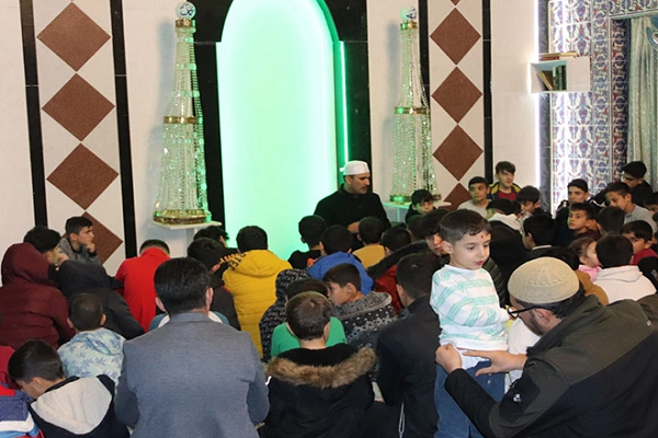 Adıyaman'da gençler cami atmosferinde buluşuyor