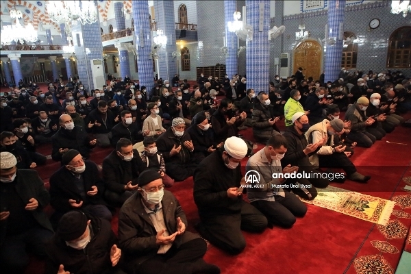 Türkiye camilerinde Regaip Kandili