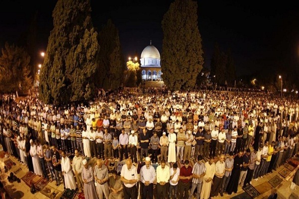 Mısır  camilerinde Ramazan ayının ilk teravih namazı kılındı