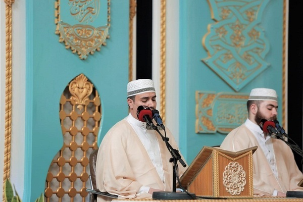 İmam Hüseyin Türbesi Kur’an okuma programından kareler