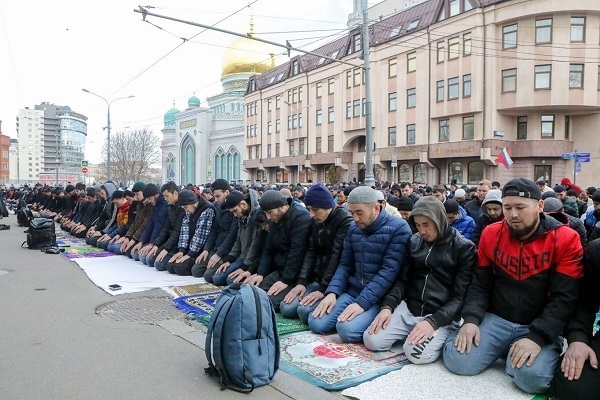 Rusya'nın başkentinde bayram namazı kılındı