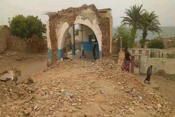 Yemen'de 700 yıllık caminin yıkılmasına tepkiler büyüyor