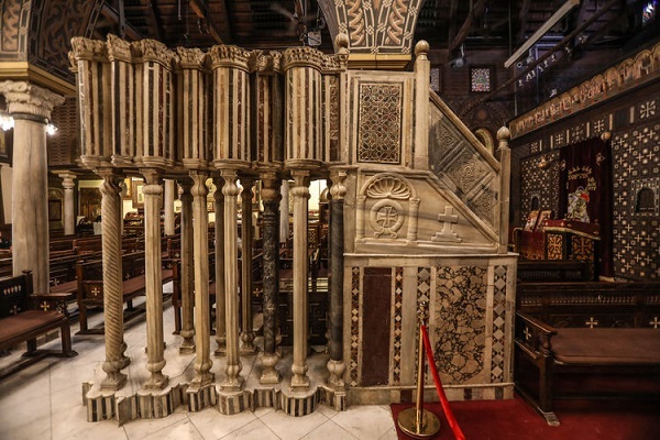 Mısır&rsquo;da tarihi Asılı Kilise asırlara meydan okuyor
