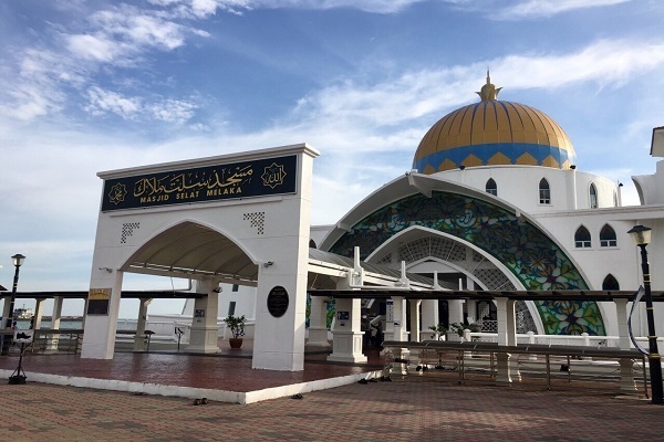 Malezya’da ilgilerin odağındaki yüzen camii: Malaka Camii