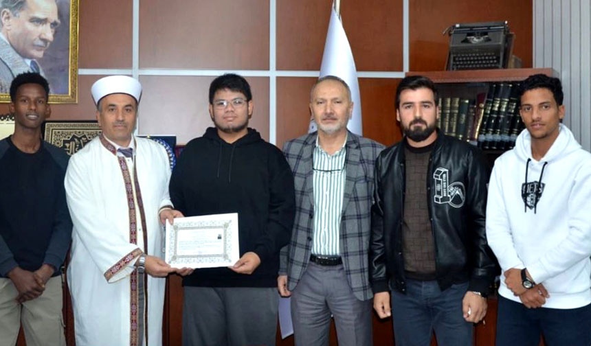 Filipinli öğrenci Nevşehir'de Müslüman oldu