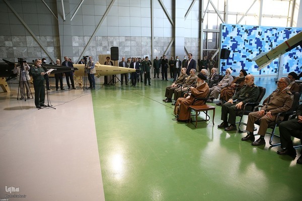 Ayetullah Hamenei'nin Devrim Muhafızları Havacılık ve Uzay Fuarı'nı ziyareti
