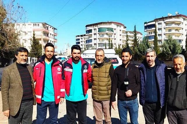 Ehli Beyt alimleri, depremzedelerin yaralarını sarıyor