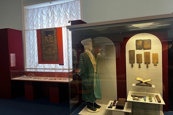 Rusya Etnografya Müzesinde İslam eserleri ve el yazmaları