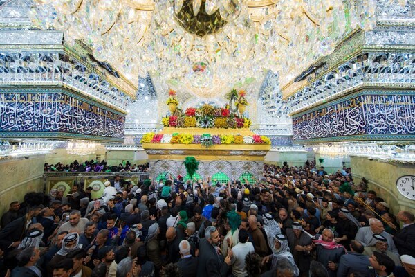 Şaban ayı günlerinde İmam Hüseyin türbesinin atmosferi + video