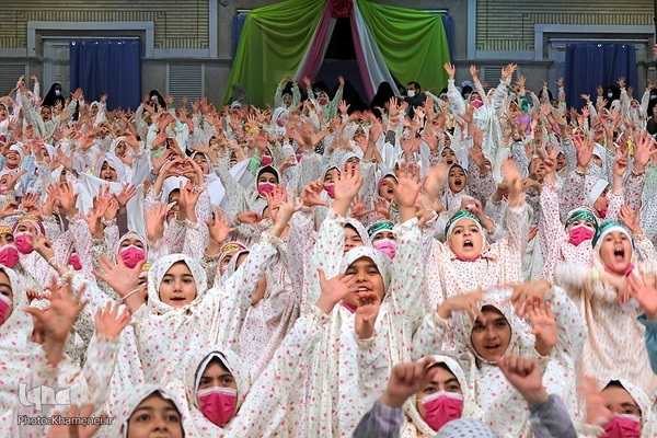 Teklif çağına varan kızlar Rehberin babalar gününü kutladı | Fotoğraf